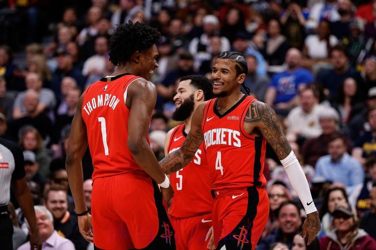 火箭本赛季面对鹈鹕1胜1负,双方将在3月14日再次交手 火箭本赛季面对鹈鹕1胜1负,双方将在3月14日再次交手